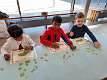 42: 2021-10-04 Thema   Pas op, een dino in de klas + verjaardag Djelano (Juf Kristien)_00042