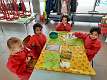 125: 2021-10-04 Thema   Pas op, een dino in de klas + verjaardag Djelano (Juf Kristien)_00125
