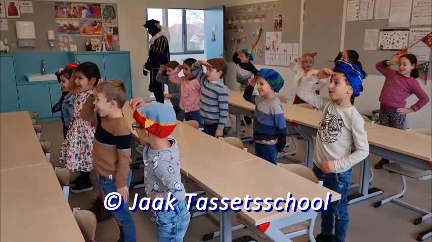 29: 2021-12-02 Sint, Piet en klas 1A -FILMPJES 3