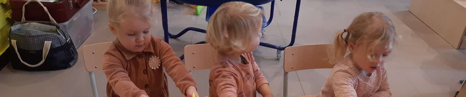 2022-11-21 Thema Sinterklaas + verjaardag Tessa en Ella (K1)